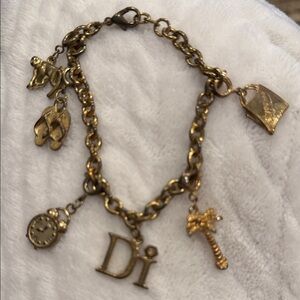 Source Unknown Gold Charm Bracelet